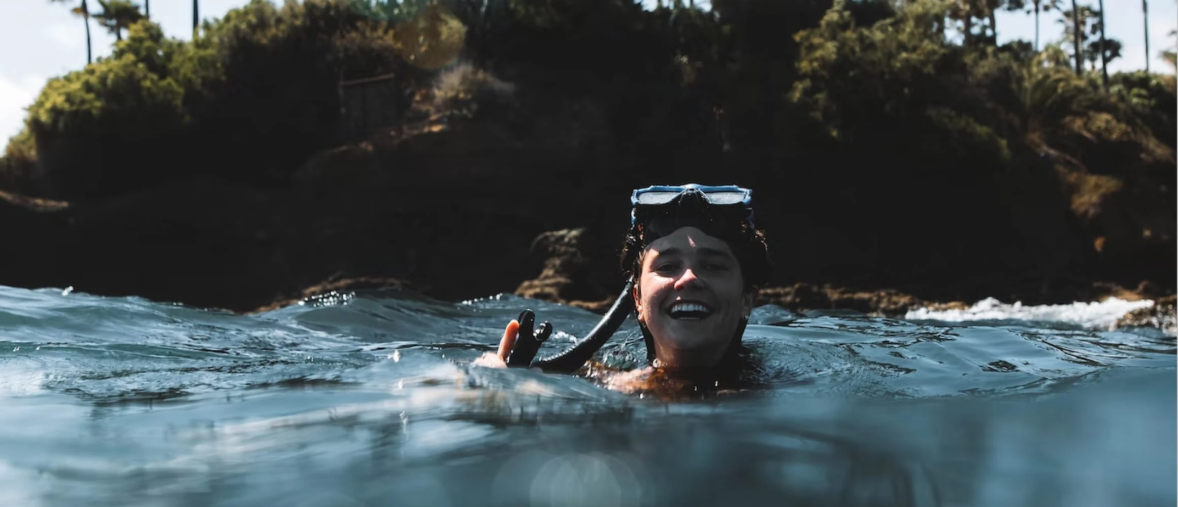 A couples snorkelling in Hawaii